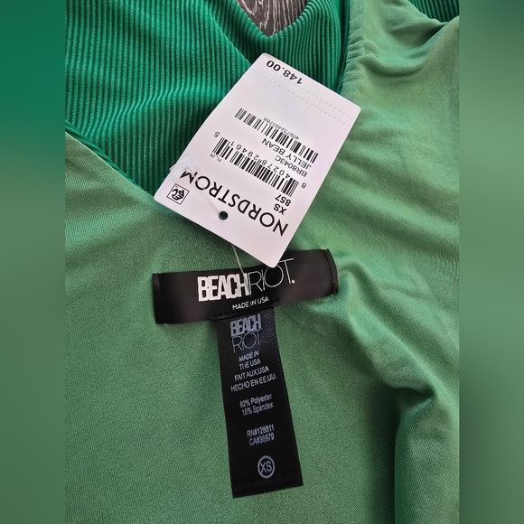 Reese Rib One-Piece SwimsuitBeach RiotJelly Bean GreenSlide - Picture 3 of 6